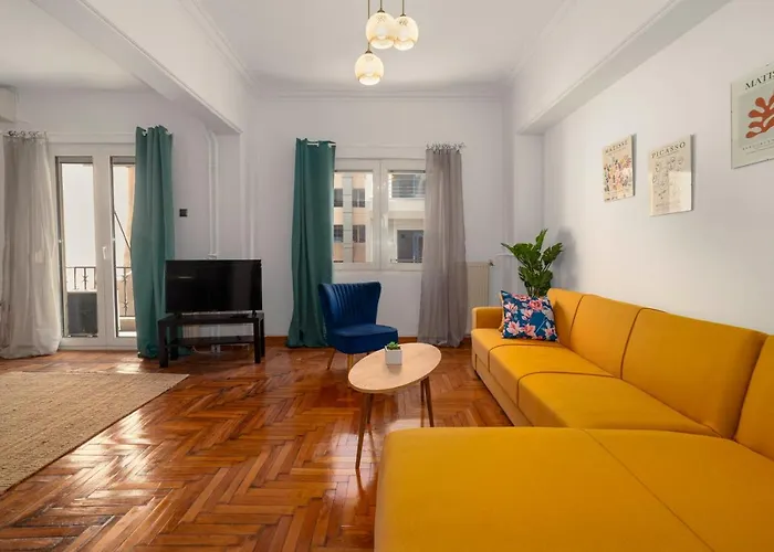 Spacious 2Bd Apartment Next To Athens Archeological Museum