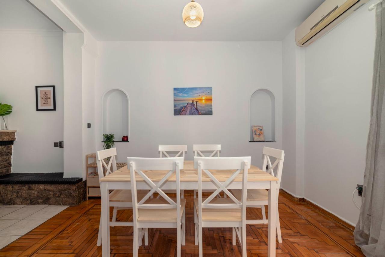 Spacious 2bd Next To Archeological Museum Apartament *